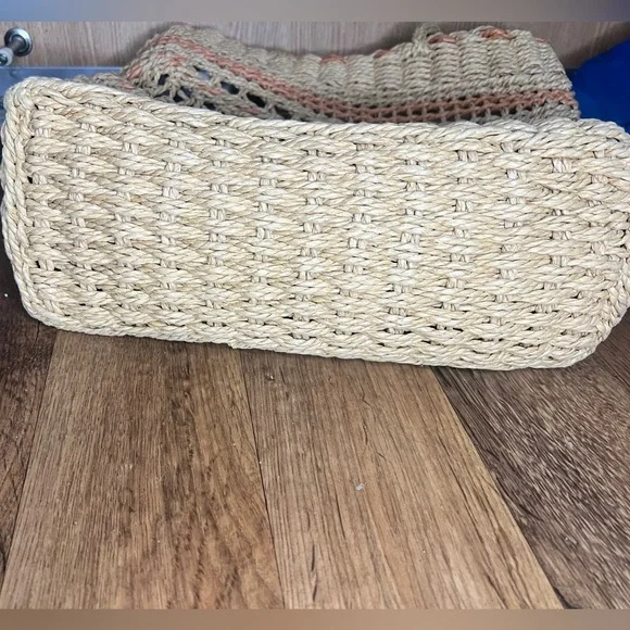 Rhythm Straw Bag for the beach or farmers market - Picture 4 of 4